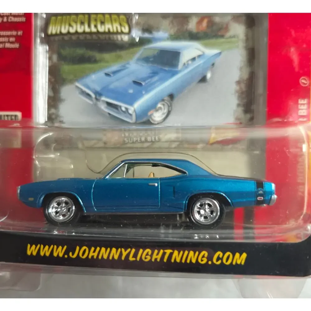 Johnny Lightning 1970 Dodge Super Bee 1:64 Scale Limited Ed. 2007 Brand New
